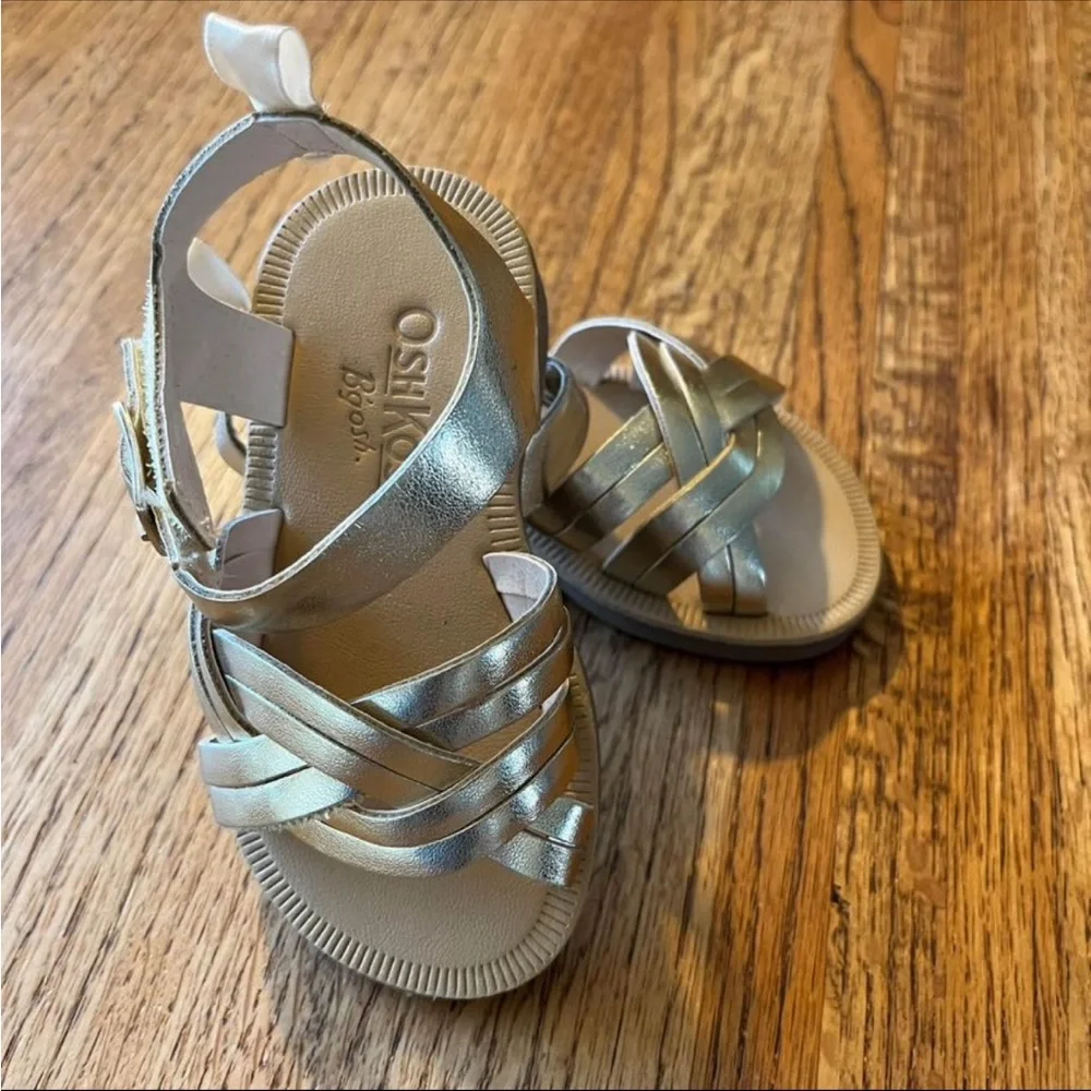 NWOT OshKosh B’Gosh Gold “Delores” Toddler Sandals, size 5M
